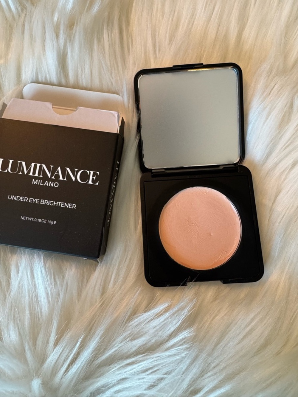 Luminance Milano Under Eye Brightener — Soft Pink Under-Eye Corrector - Picture 3 of 6